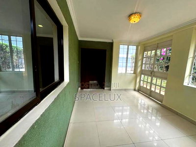 A Good Office Set Up - Image 6