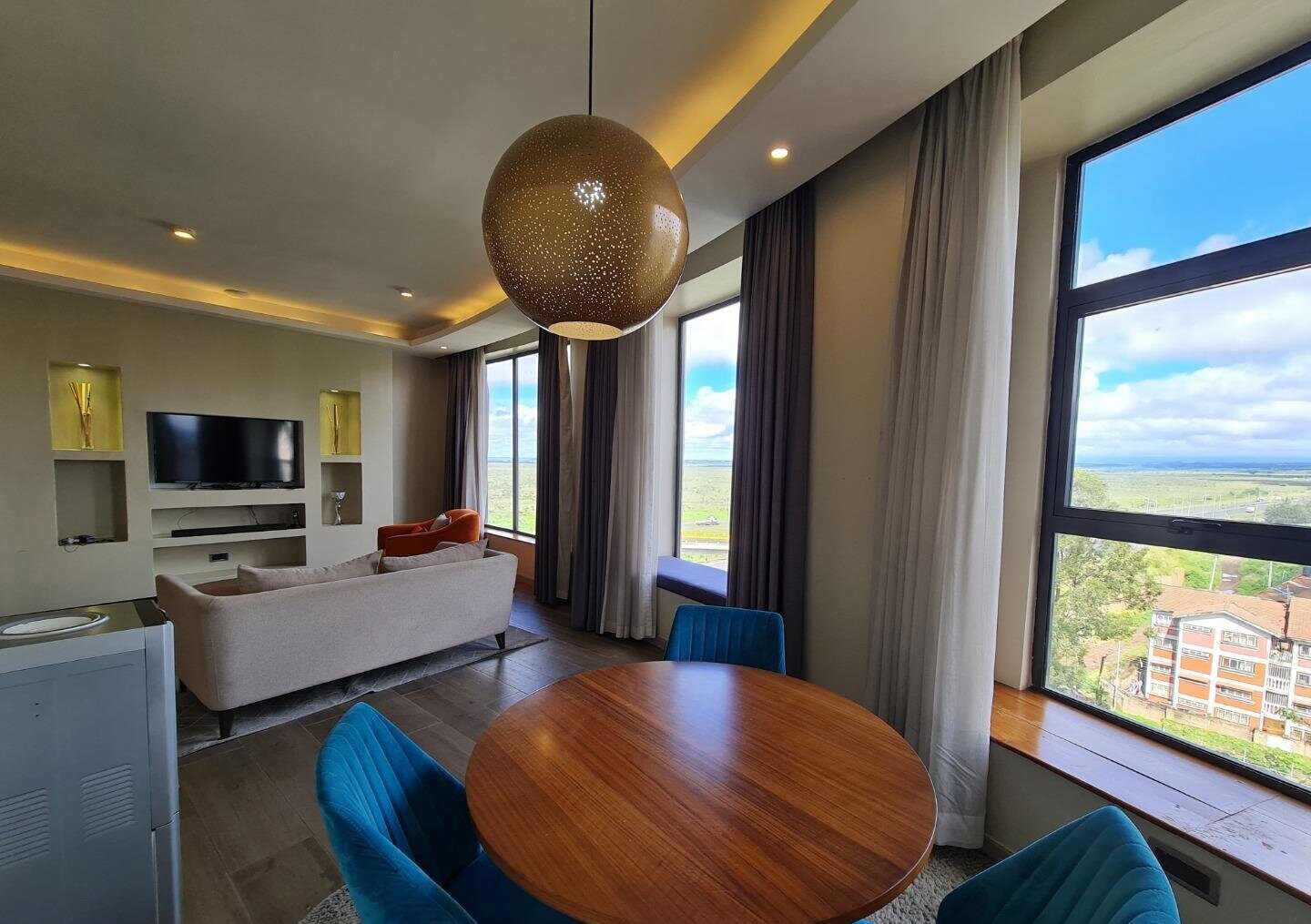 Fully Furnished 1BR with City & Park Views - Mombasa Rd