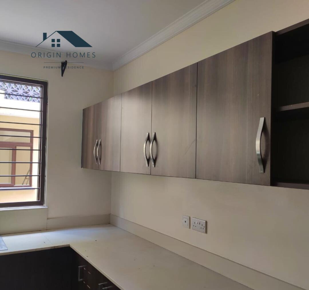 5-Ensuite Townhouse with DSQ & Backup Generator - Lavington