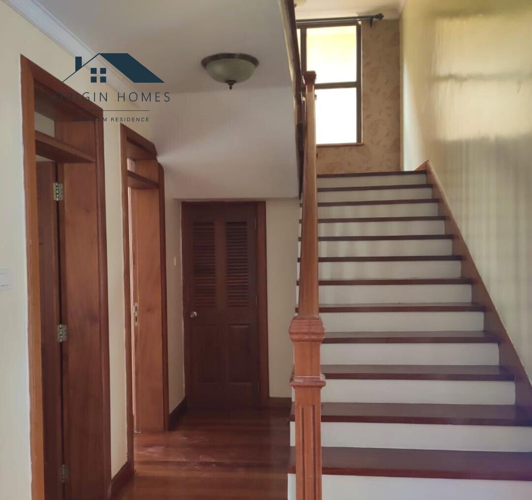 5-Ensuite Townhouse with DSQ & Backup Generator - Lavington