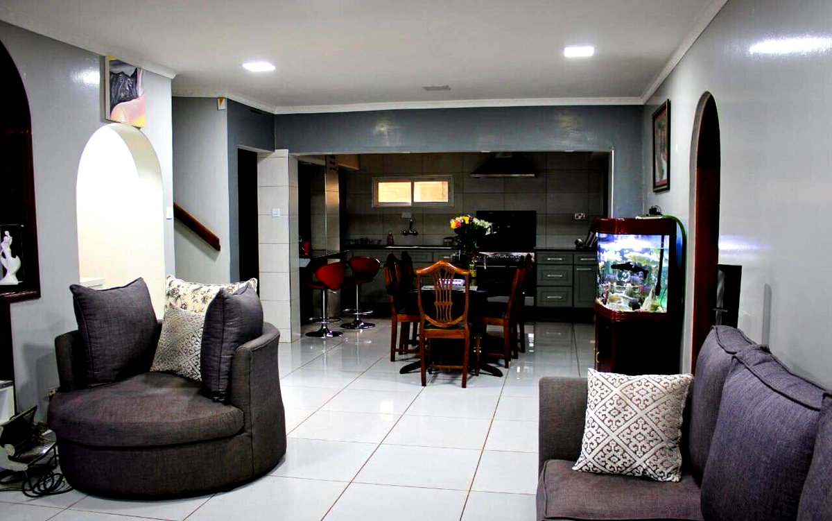 6-Bed Maisonette Walking Distance to Sarit Centre - Westlands