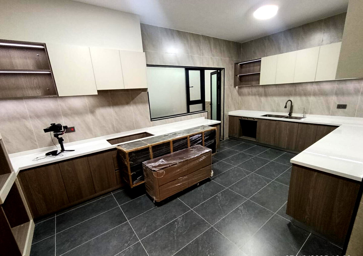 Brand New 4-Ensuite Townhouse with Heated Pool Access - Lavington