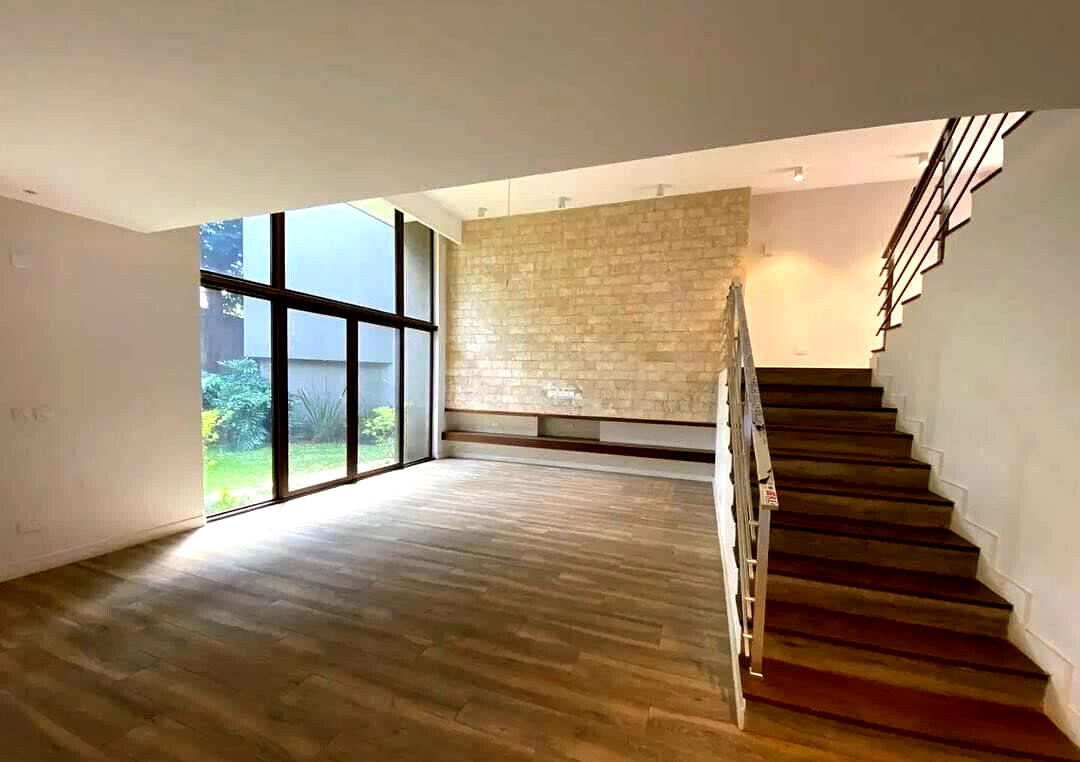 4-Ensuite Townhouse with Family Room & Generator - Lavington