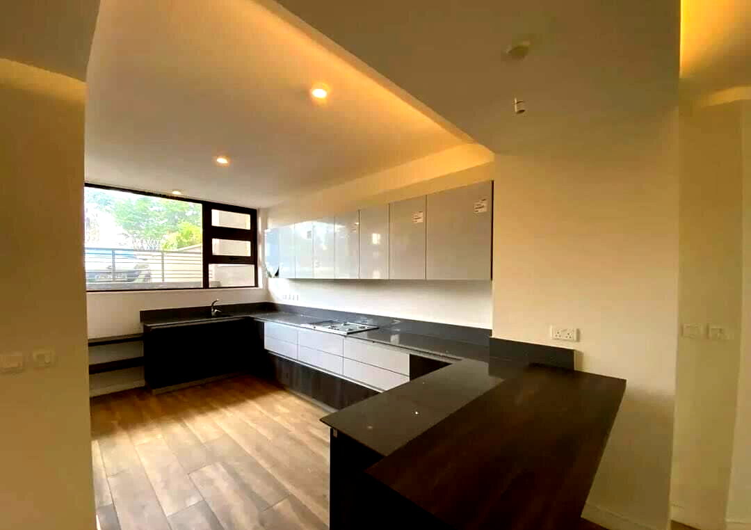 4-Ensuite Townhouse with Family Room & Generator - Lavington