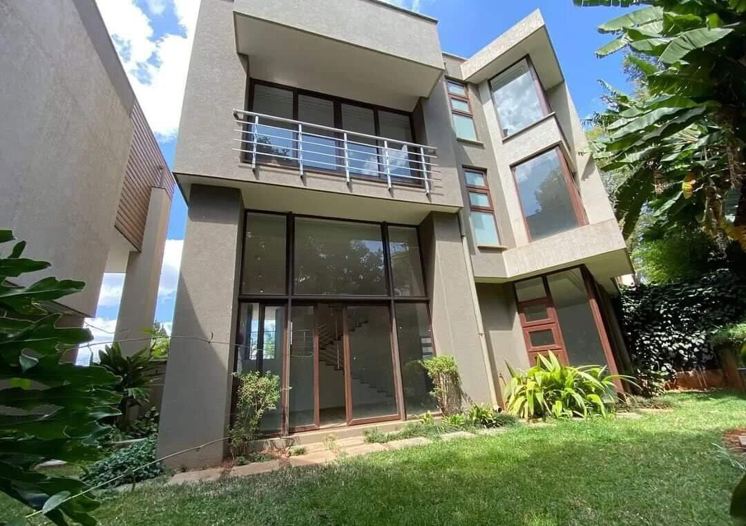 4-Ensuite Townhouse with Family Room & Generator - Lavington