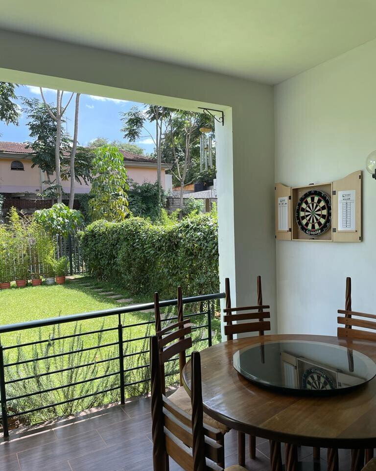 5-Ensuite Townhouse with Bamboo Flooring & Private Garden - Westlands