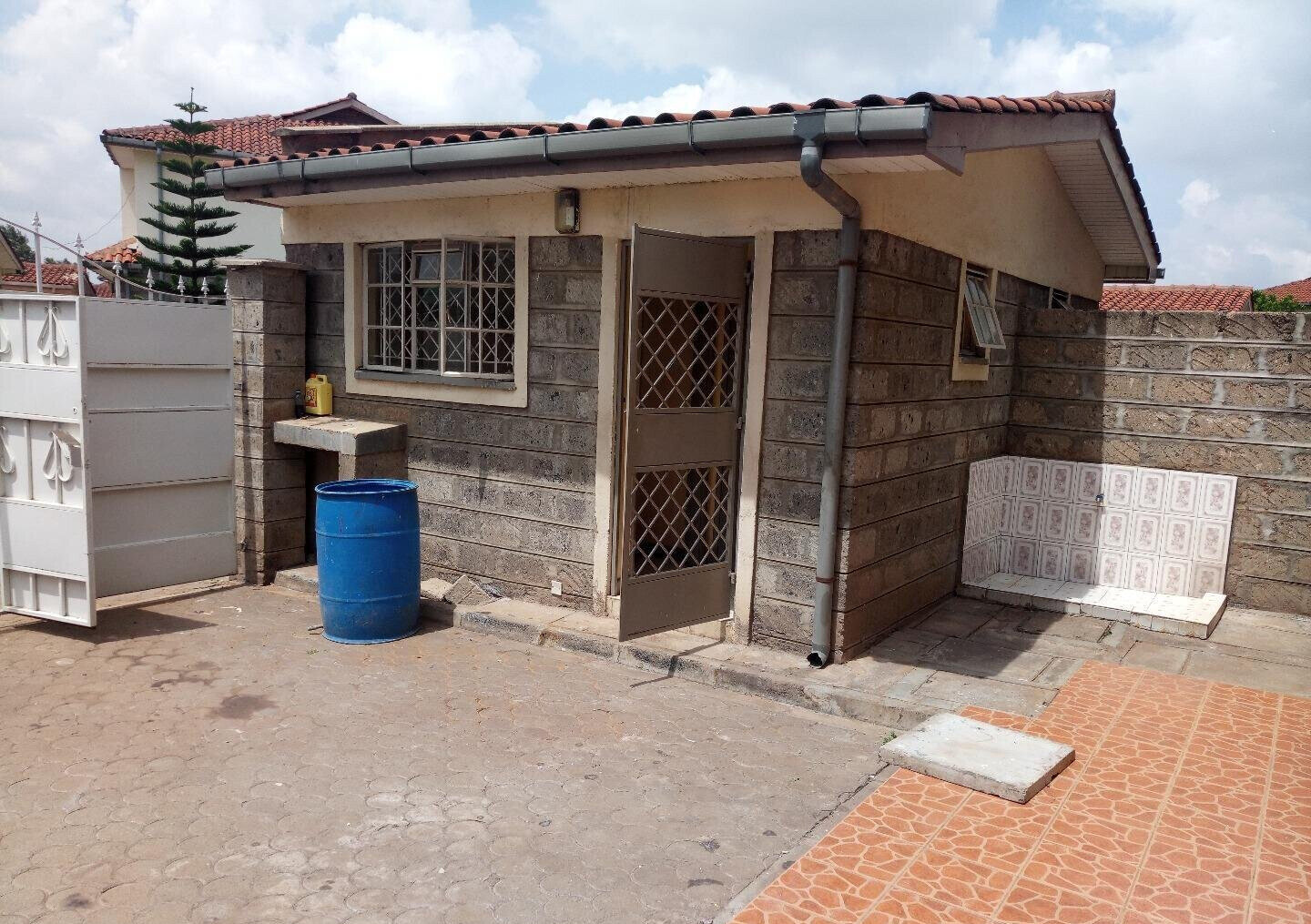 4BR Townhouse with Private Gate & Manicured Gardens - South C