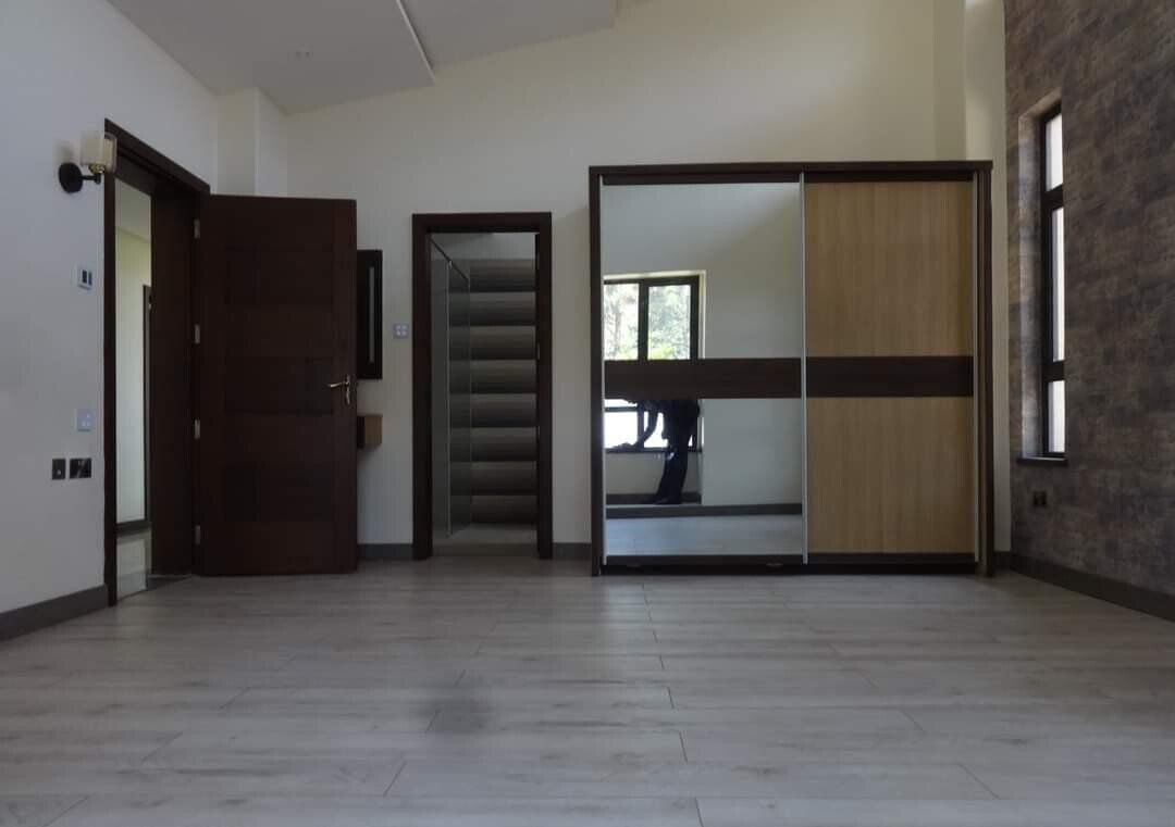 New 5-Ensuite Townhouse with Lush Garden & 6-Car Parking - Lower Kabete