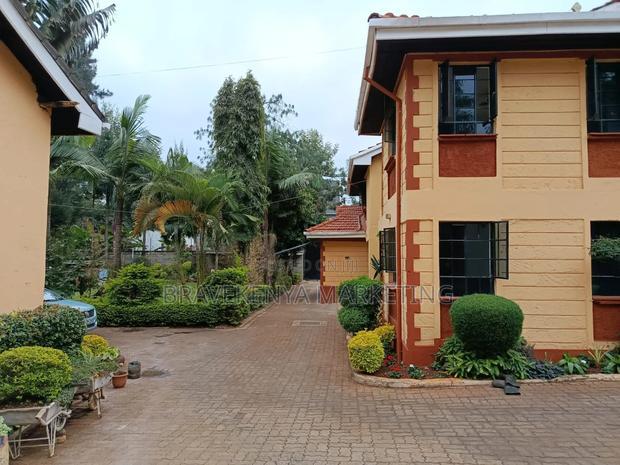 5bdrm House in Nyari Estate for rent