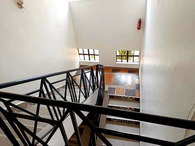 5bdrm House in Nyari Estate for rent - Image 6