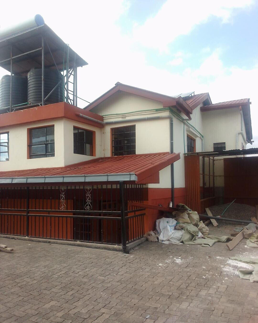 6-Bedroom Maisonette 100 Yards from Magadi Highway - Kiserian