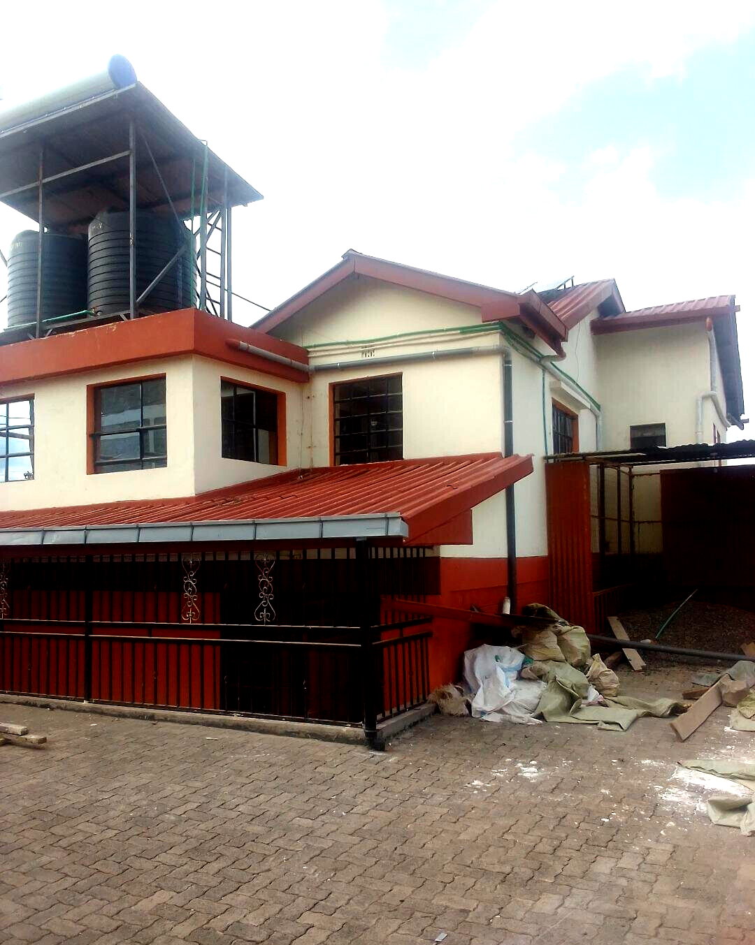 6-Bedroom Maisonette 100 Yards from Magadi Highway - Kiserian