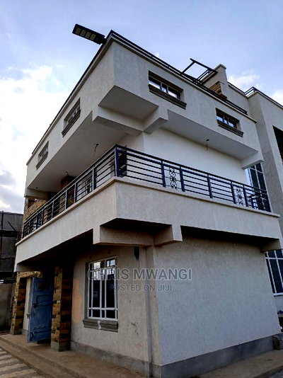 5bdrm Maisonette in Emarlands Plains, Kamakis for sale - Image 2