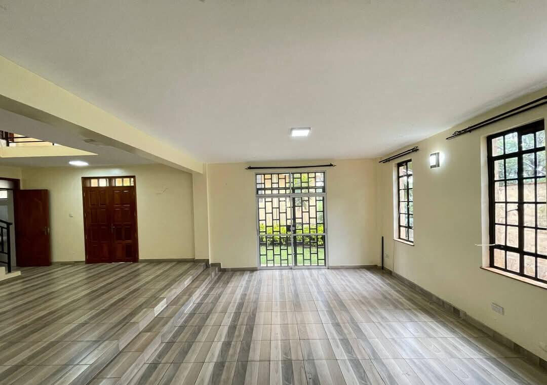 5BR Townhouse on Half-Acre in Kyuna – Nairobi