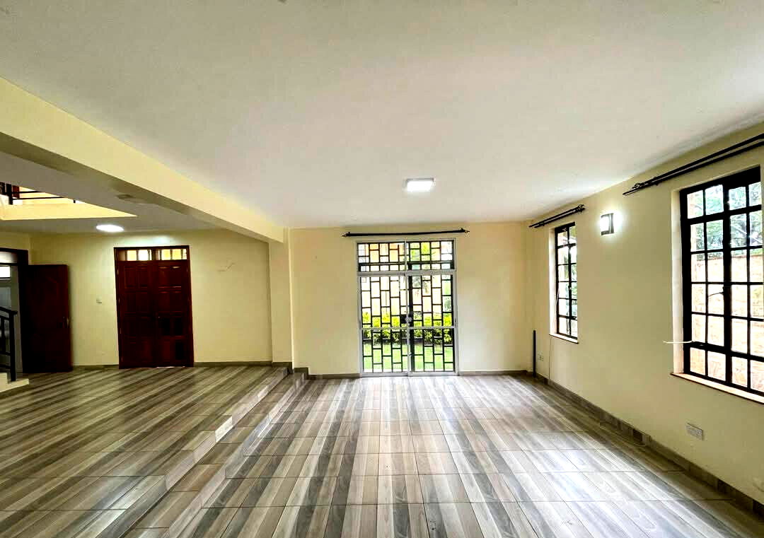 5BR Townhouse on Half-Acre in Kyuna – Nairobi