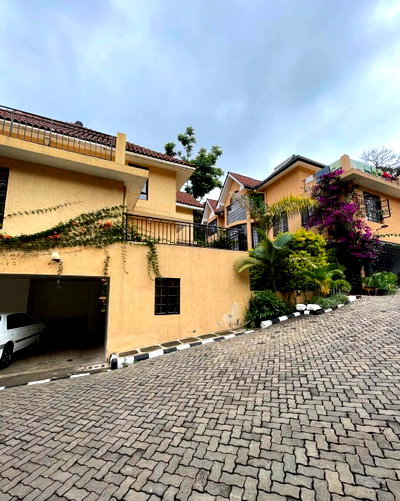 5BR Townhouse on Half-Acre in Kyuna – Nairobi