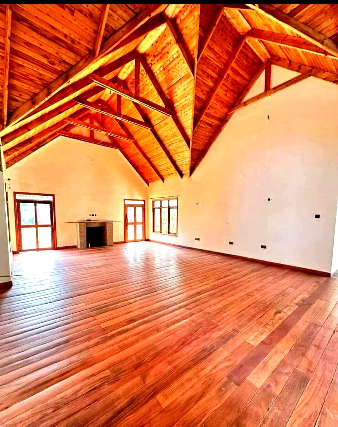 7-Bedroom Ambassadorial Home with Pool & Guest Wing - Ridgeways