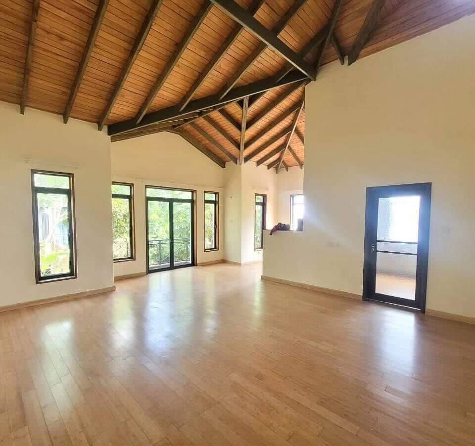 5-Ensuite Townhouse with Sauna & Steam - Lavington