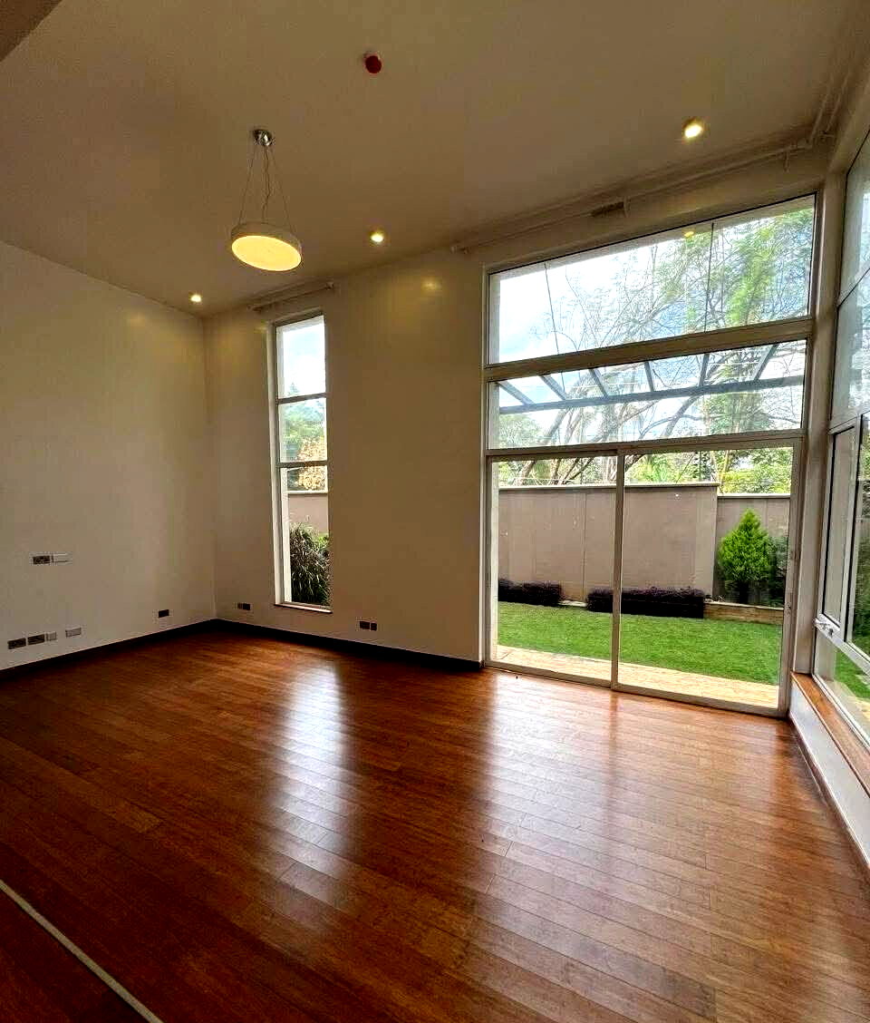 4BR All-Ensuite Townhouse with Pool & Borehole - Lavington