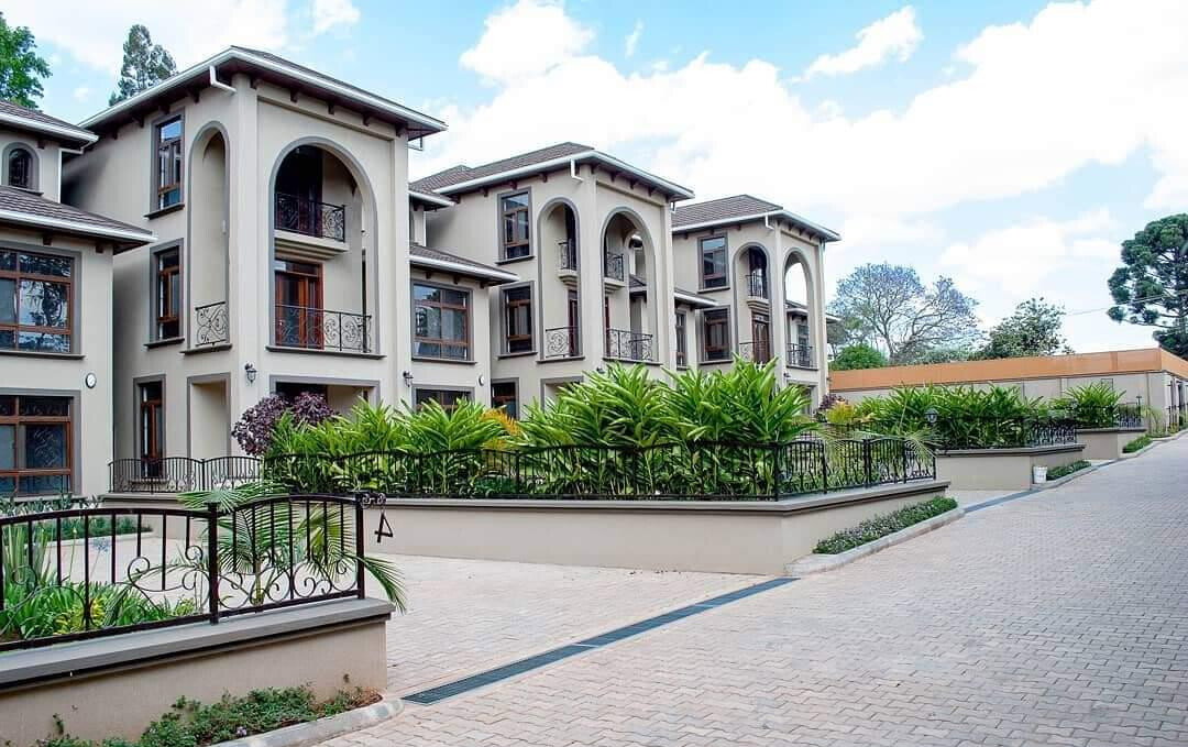 5-Ensuite Townhouse with Fireplace & Office - Lavington