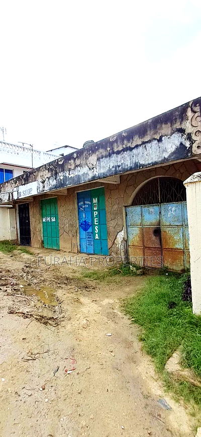 5bdrm Bungalow in Kiembeni for sale - Image 1