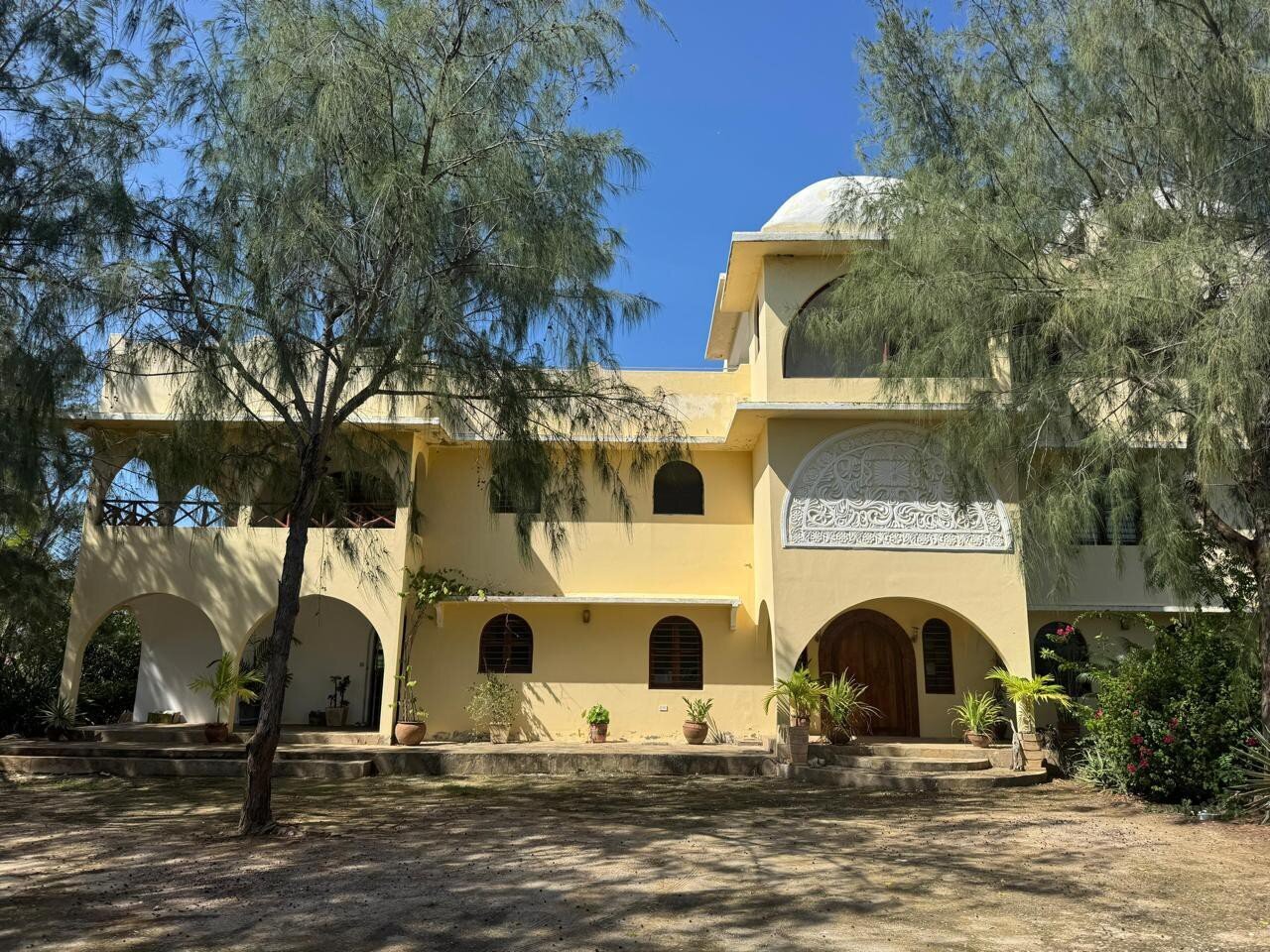4BR Beachfront Villa on 4 Acres with Title Deed