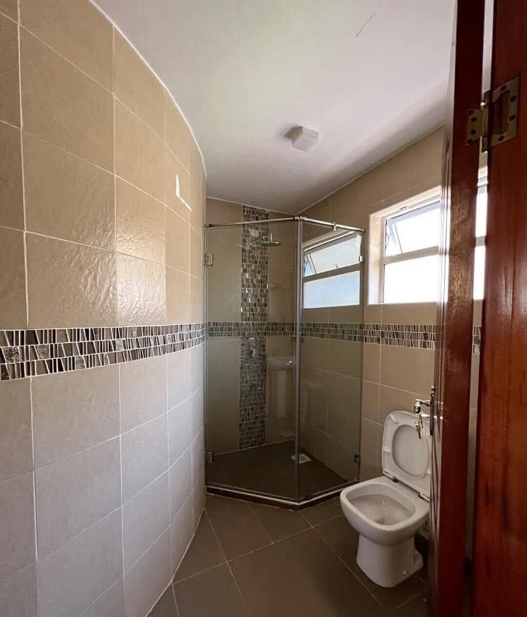 5-Ensuite Townhouse with DSQ & Private Garden – Karen