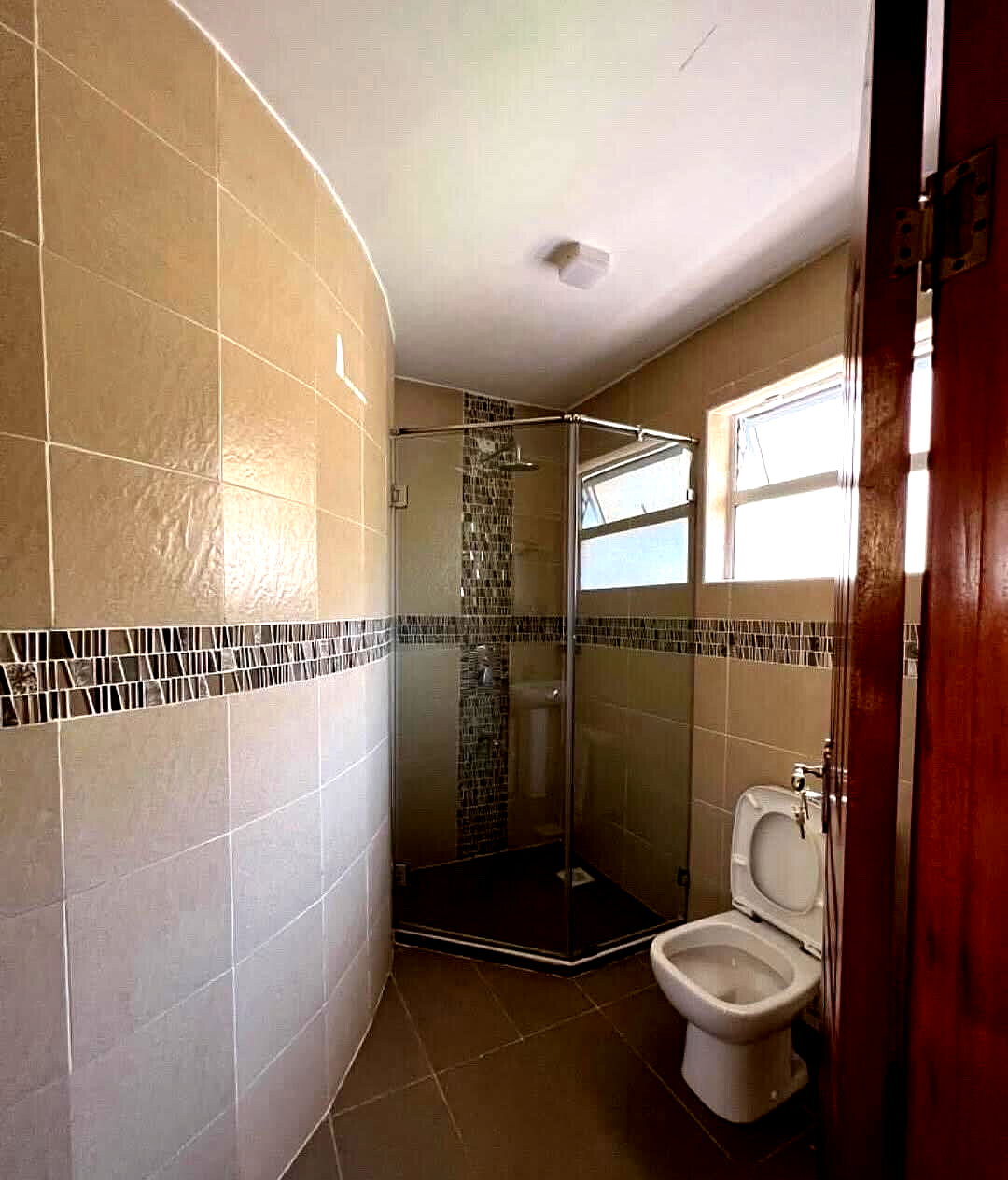5-Ensuite Townhouse with DSQ & Private Garden – Karen