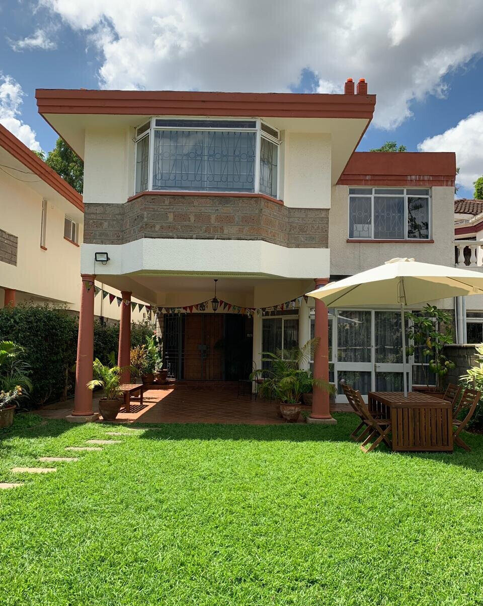 5BR Townhouse with Integrated Appliances & Solar - Kilimani