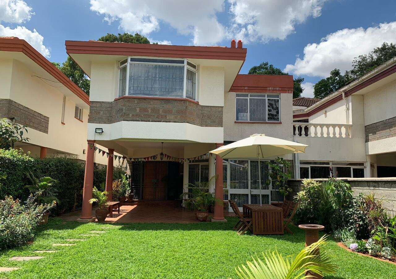 5BR Townhouse with Integrated Appliances & Solar - Kilimani