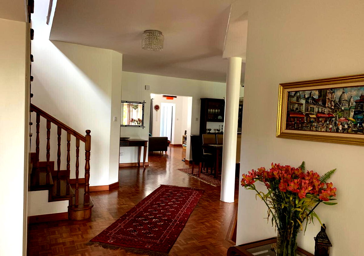 5BR Townhouse with Integrated Appliances & Solar - Kilimani
