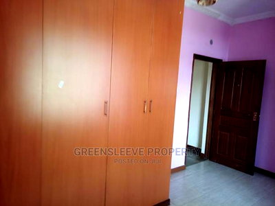 5bdrm Townhouse/Terrace in Mutero, Hardy for Rent - Image 4