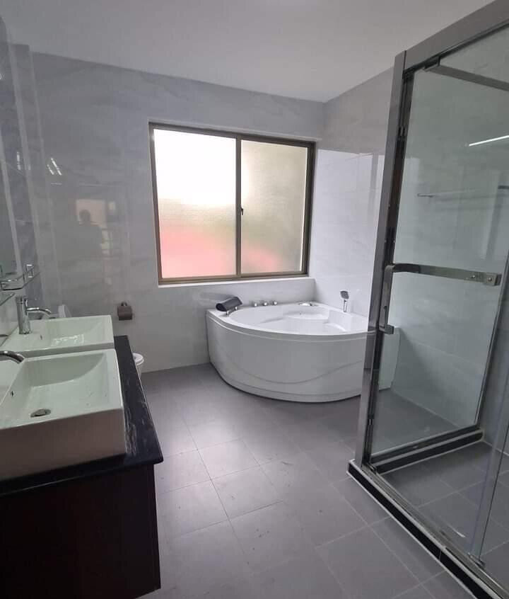 Newly Built 5-Ensuite Townhouse with Backyard Garden - Lavington
