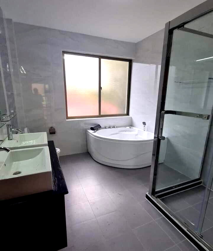 Newly Built 5-Ensuite Townhouse with Backyard Garden - Lavington