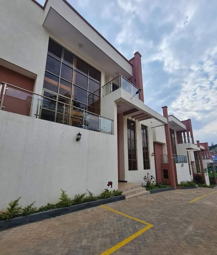 Newly Built 5-Ensuite Townhouse with Backyard Garden - Lavington