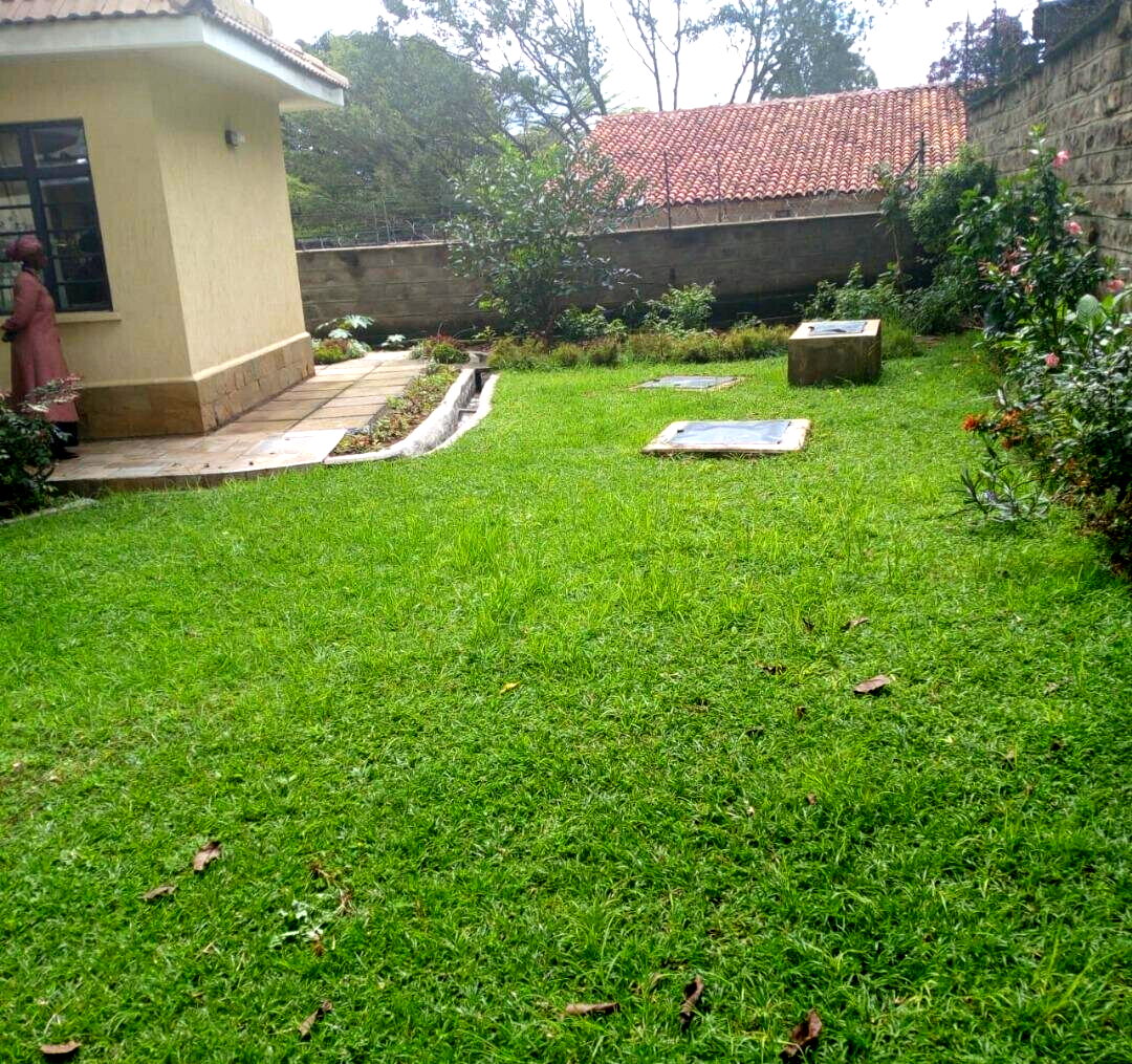 5-Ensuite Townhouse with Fireplace & Mature Garden - Lavington