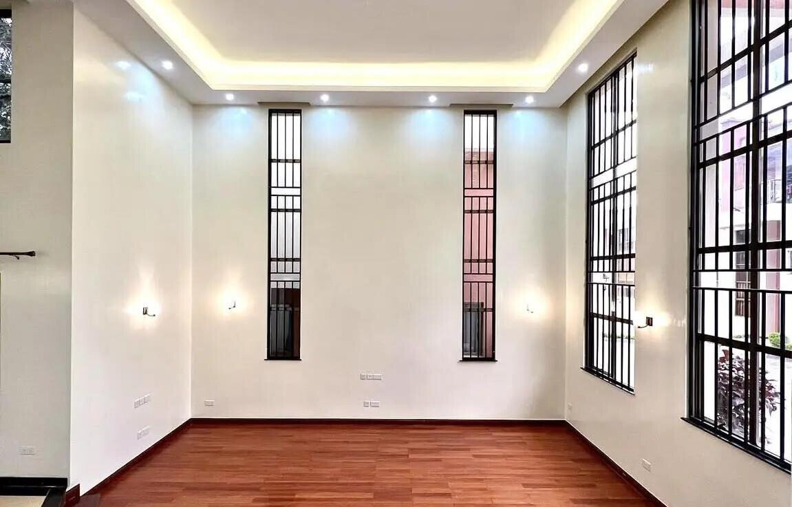 5-Ensuite Townhouse with Sunken Lounge & Rooftop Terrace - Lavington