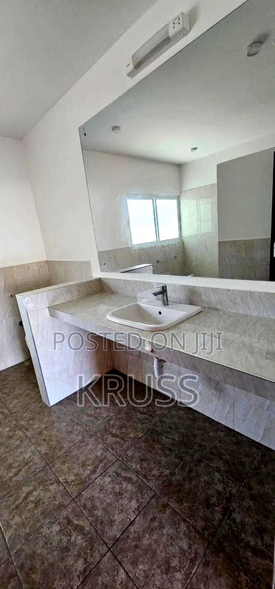 4bdrm Townhouse / Terrace in Nyali Mkomani for rent - Image 10