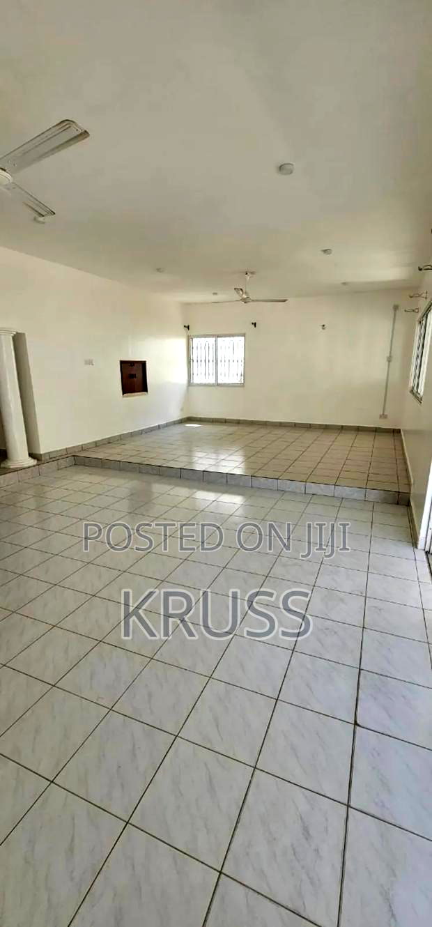 4bdrm Townhouse / Terrace in Nyali Mkomani for rent