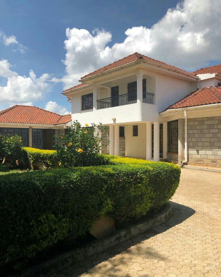 5-Ensuite Maisonette on Half-Acre with DSQ – Karen Plains