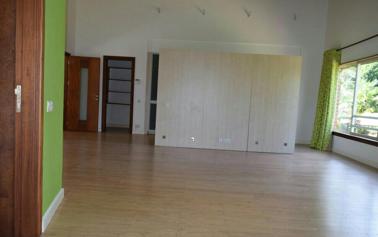 5-Ensuite Maisonette on Half-Acre with DSQ – Karen Plains