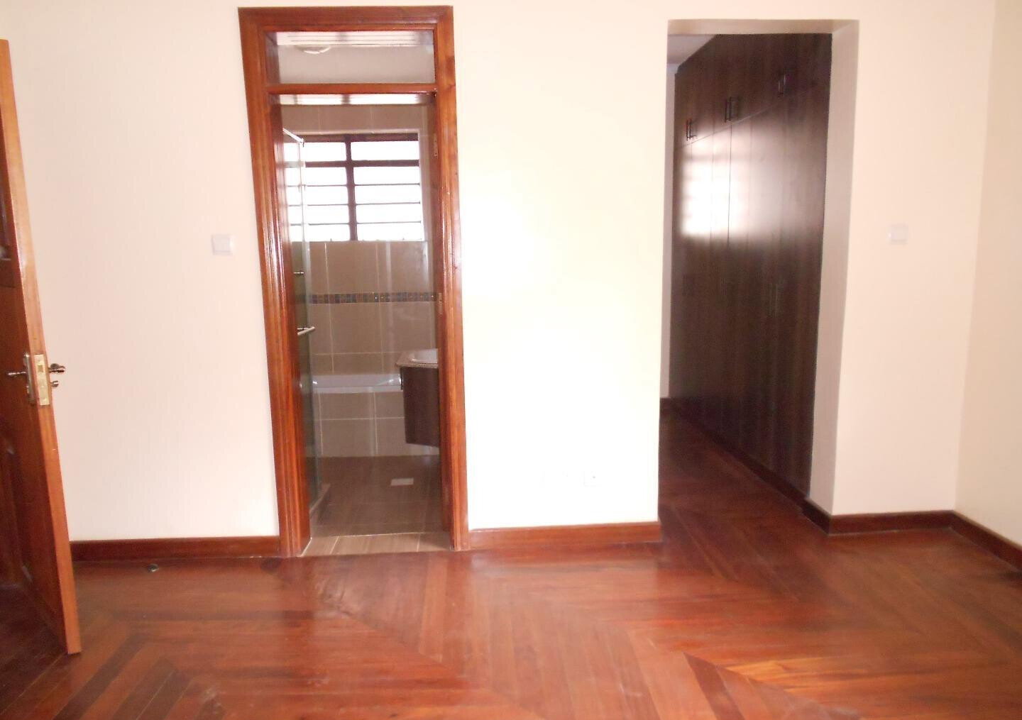 5-Ensuite Townhouse with Dual Fireplaces & Shared Garden - Lavington