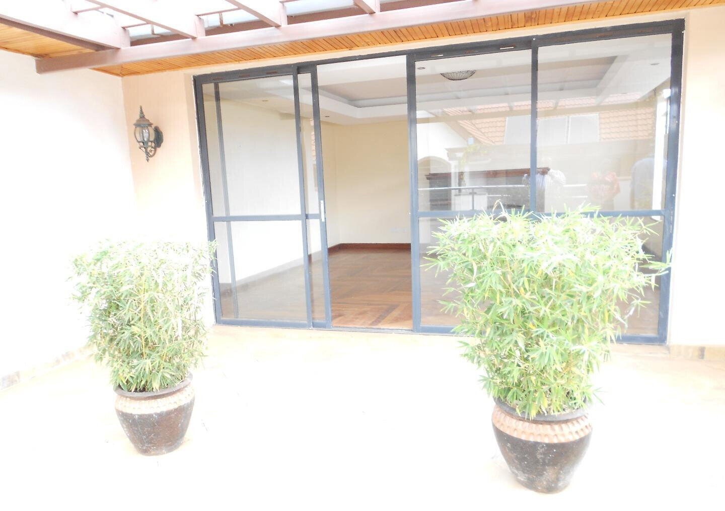5-Ensuite Townhouse with Dual Fireplaces & Shared Garden - Lavington