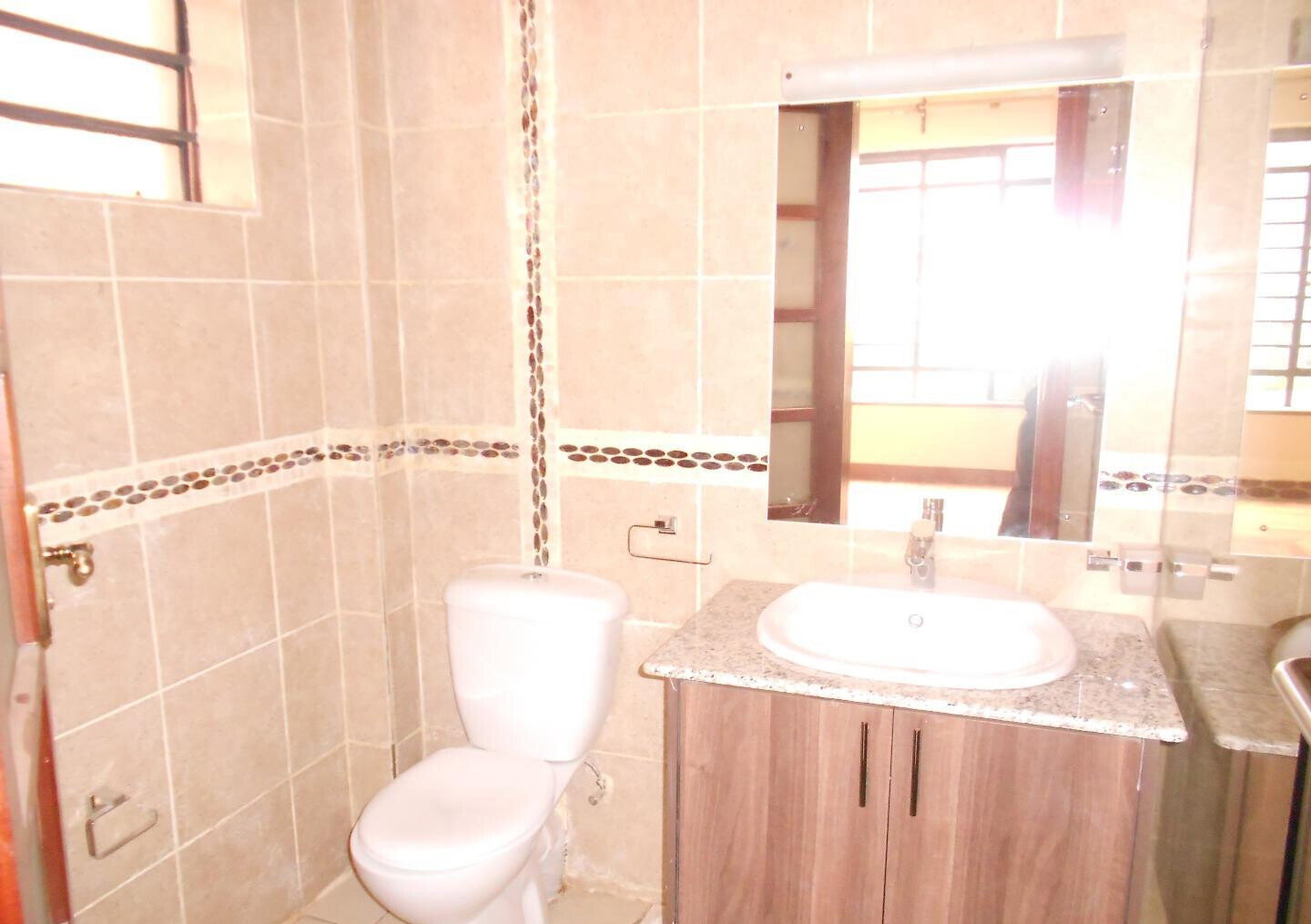 5-Ensuite Townhouse with Dual Fireplaces & Shared Garden - Lavington