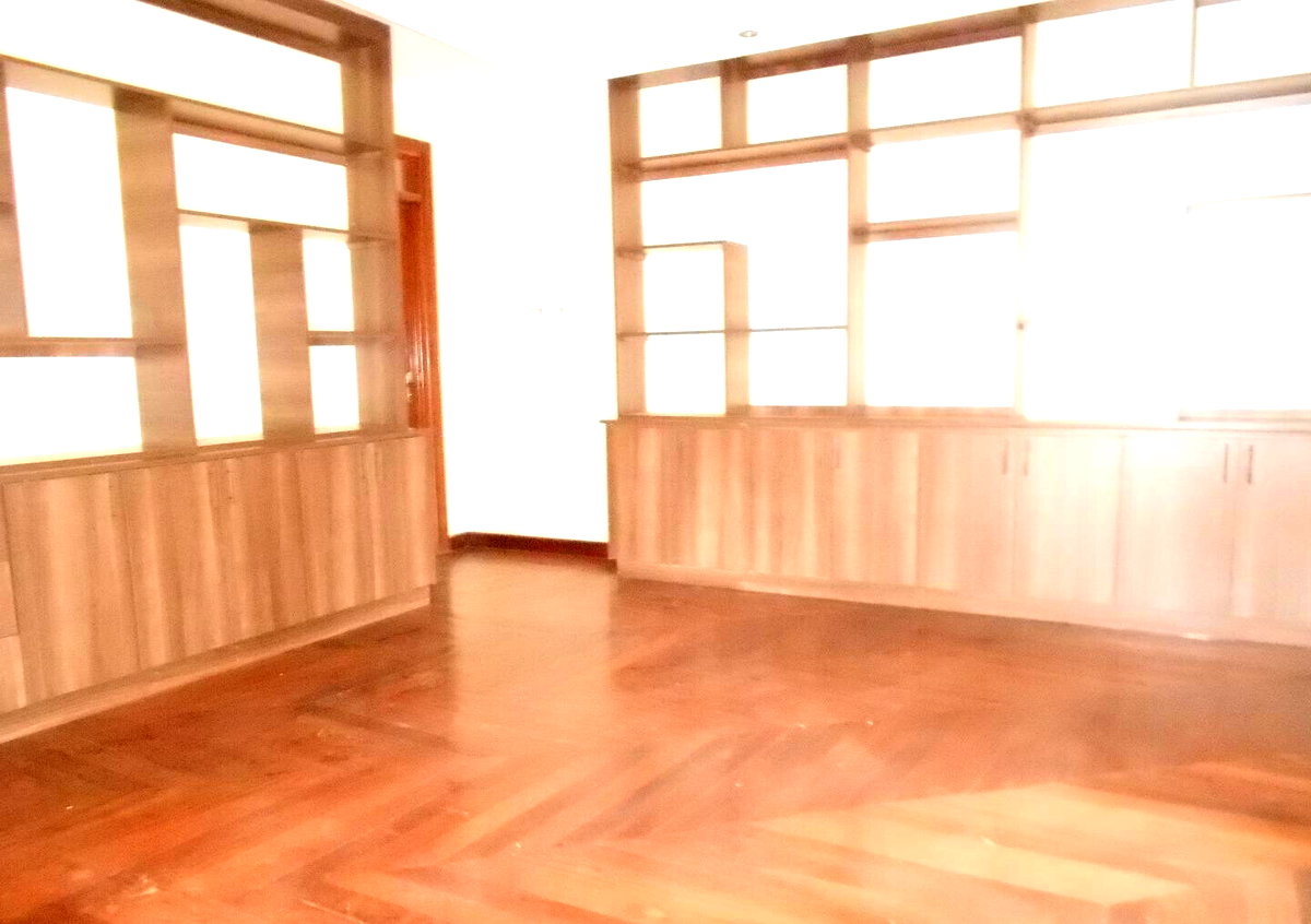 5-Ensuite Townhouse with Dual Fireplaces & Shared Garden - Lavington
