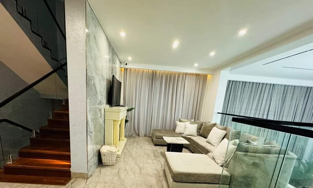 6-Ensuite Villa with Panic Room & Gym - Lavington