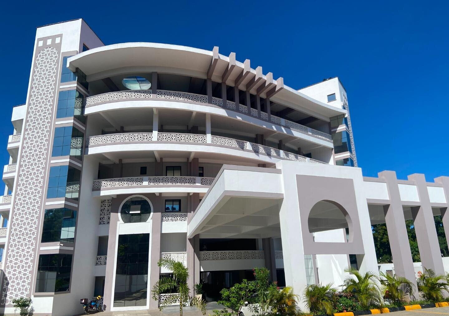 Oceanfront 2BR with KES 170K Monthly Rental Income - Nyali