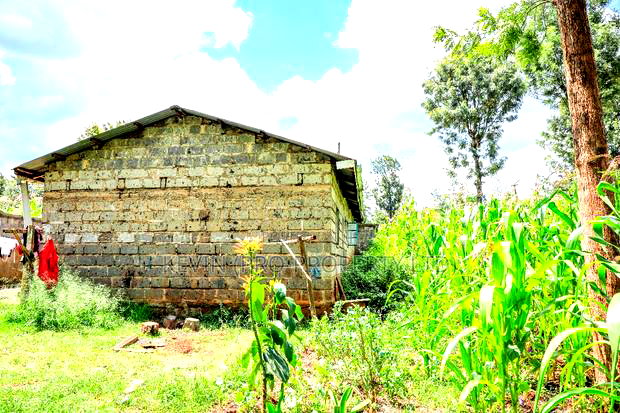 Prime Commercial Plot for Sale in Ruaka, Muchatha