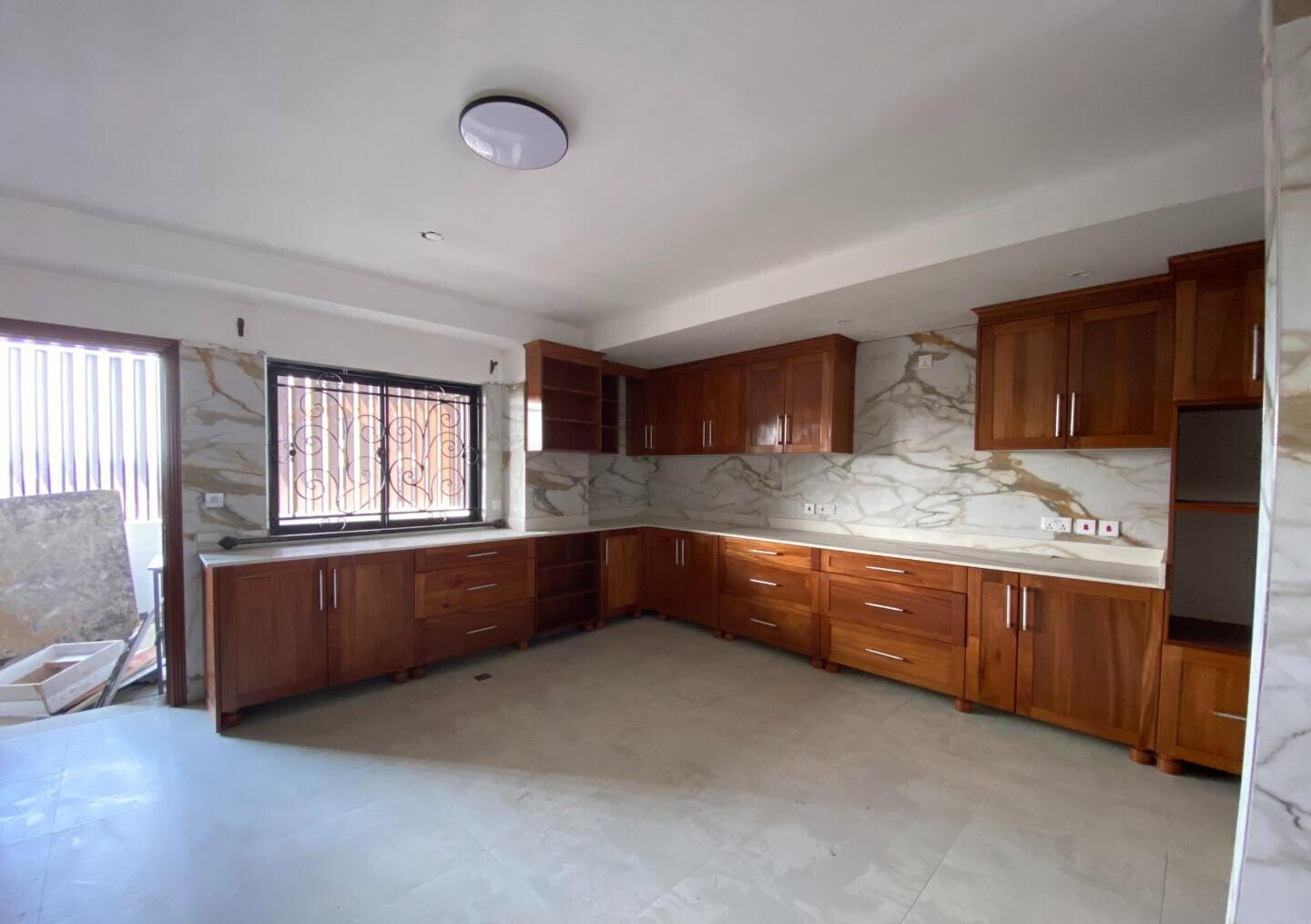 3BR with Custom Finishes & High-Speed Lifts - Kileleshwa