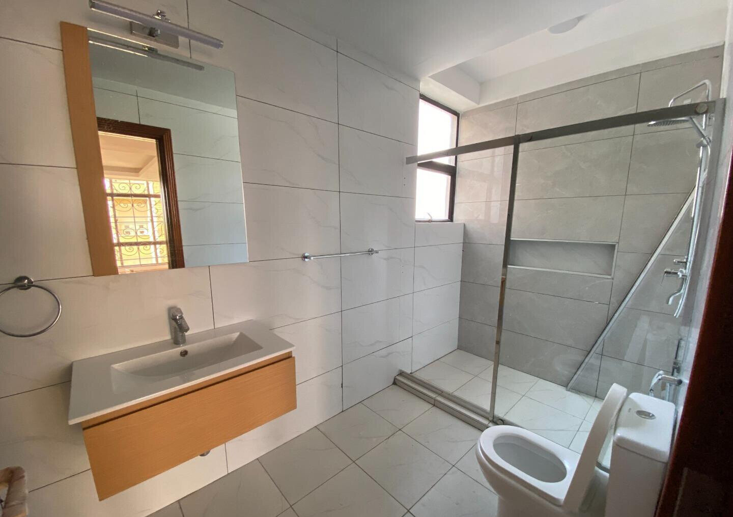 3BR with Custom Finishes & High-Speed Lifts - Kileleshwa